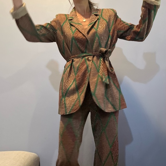 Patterned two piece - Picture 2 of 5